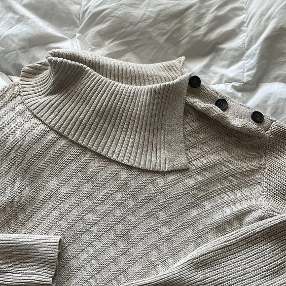 Sweater - Picture 2 of 3